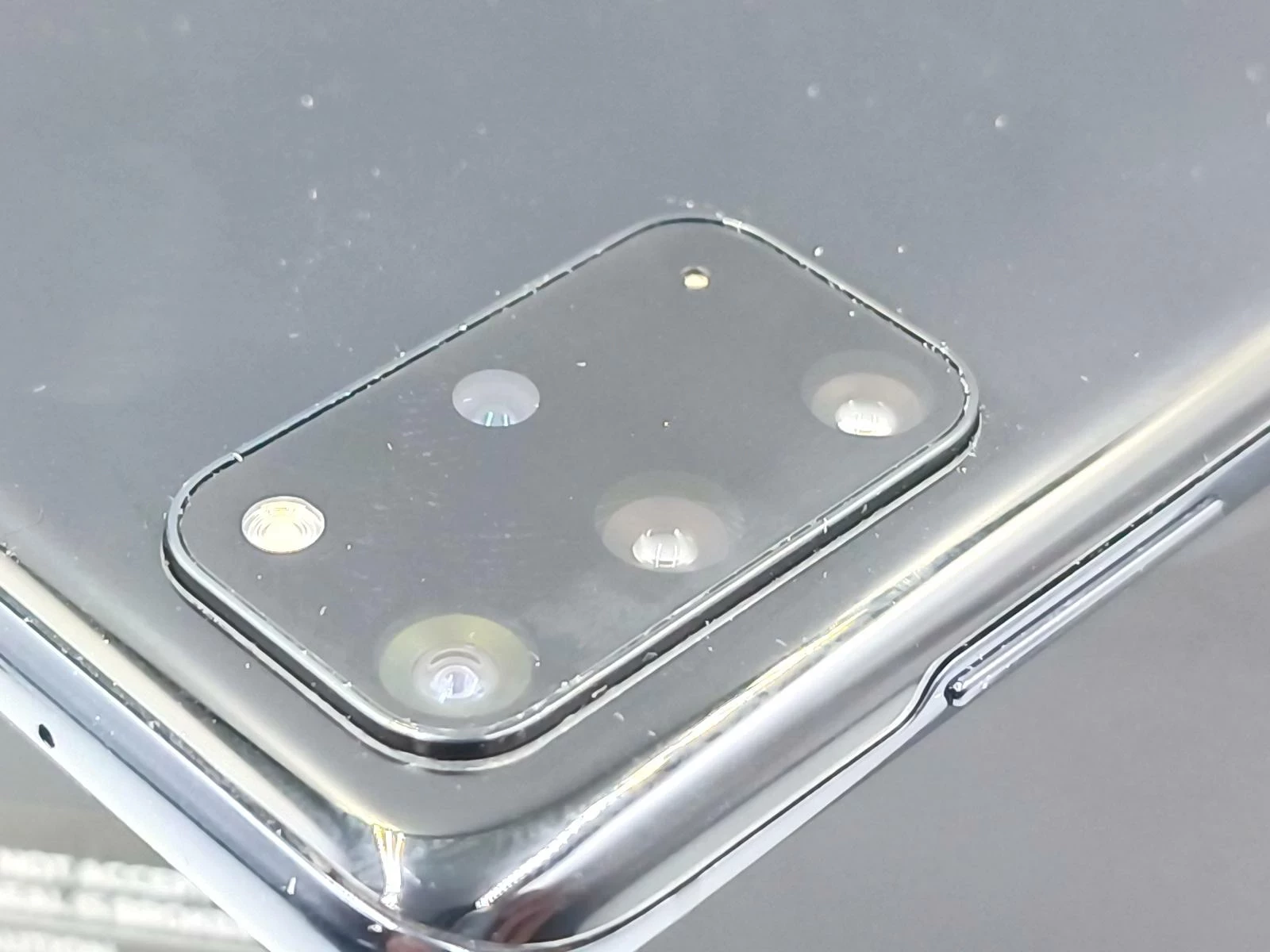 samsung-galaxy-s20-12128gb-przekatna-ekranu-67