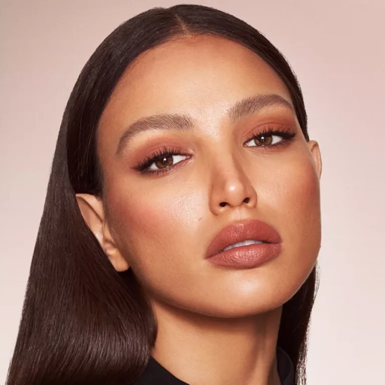 CHARLOTTE TILBURY EASY HIGHLIGHTER WAND - CHIC GLOW ROZŚWIETLACZ 3,5G
