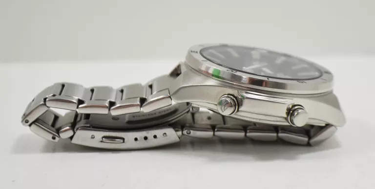 ZEGAREK MĘSKI CASIO EDIFICE ERA-110 SREBRNY