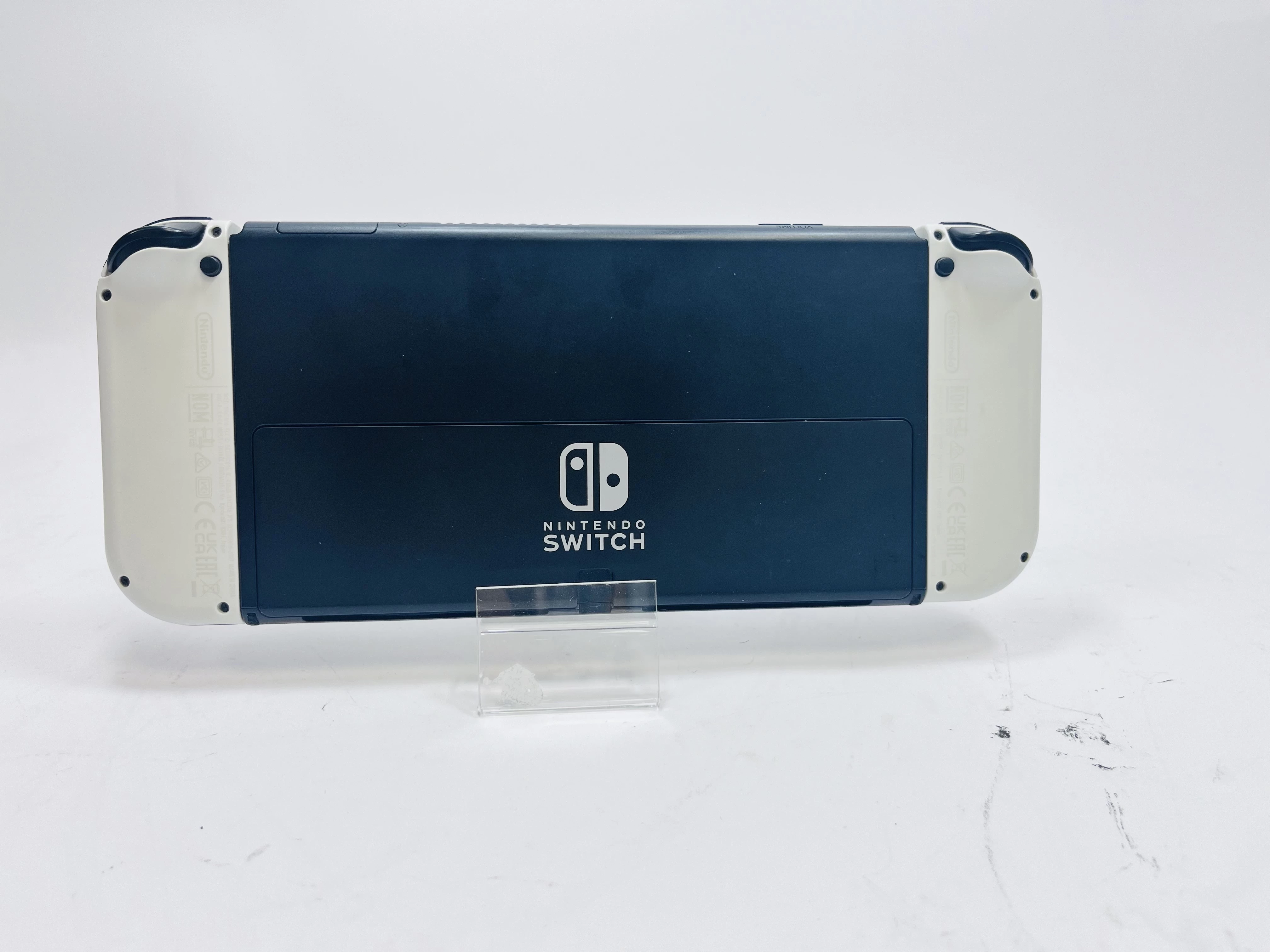 konsola-nintendo-switch-oled-z-kontrolerami-kolor-bialy