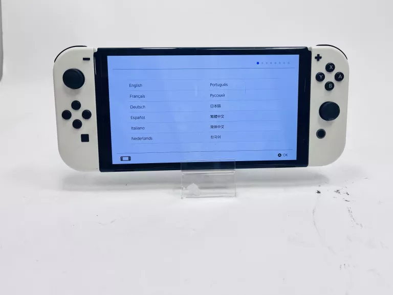 konsola-nintendo-switch-oled-z-kontrolerami-stan-uzywany