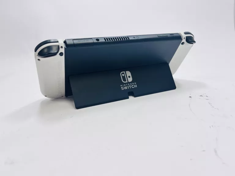 konsola-nintendo-switch-oled-z-kontrolerami-liczba-kontrolerow-w-zestawie-2
