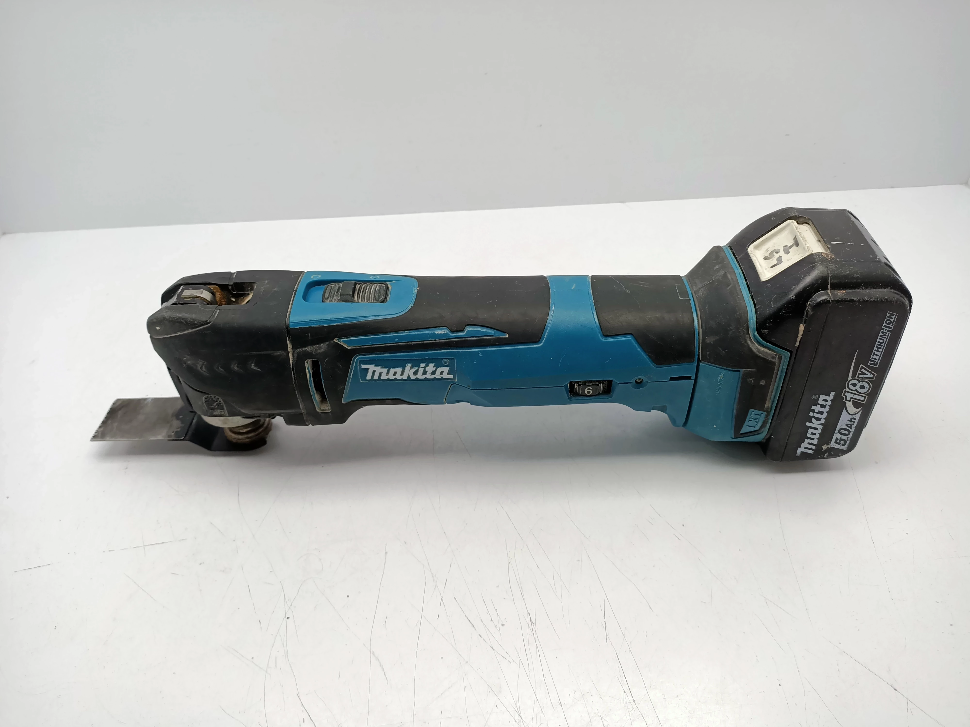 narzedzie-wielofunkcyjne-makita-dtm51-18v-li-ion-stan-uzywany