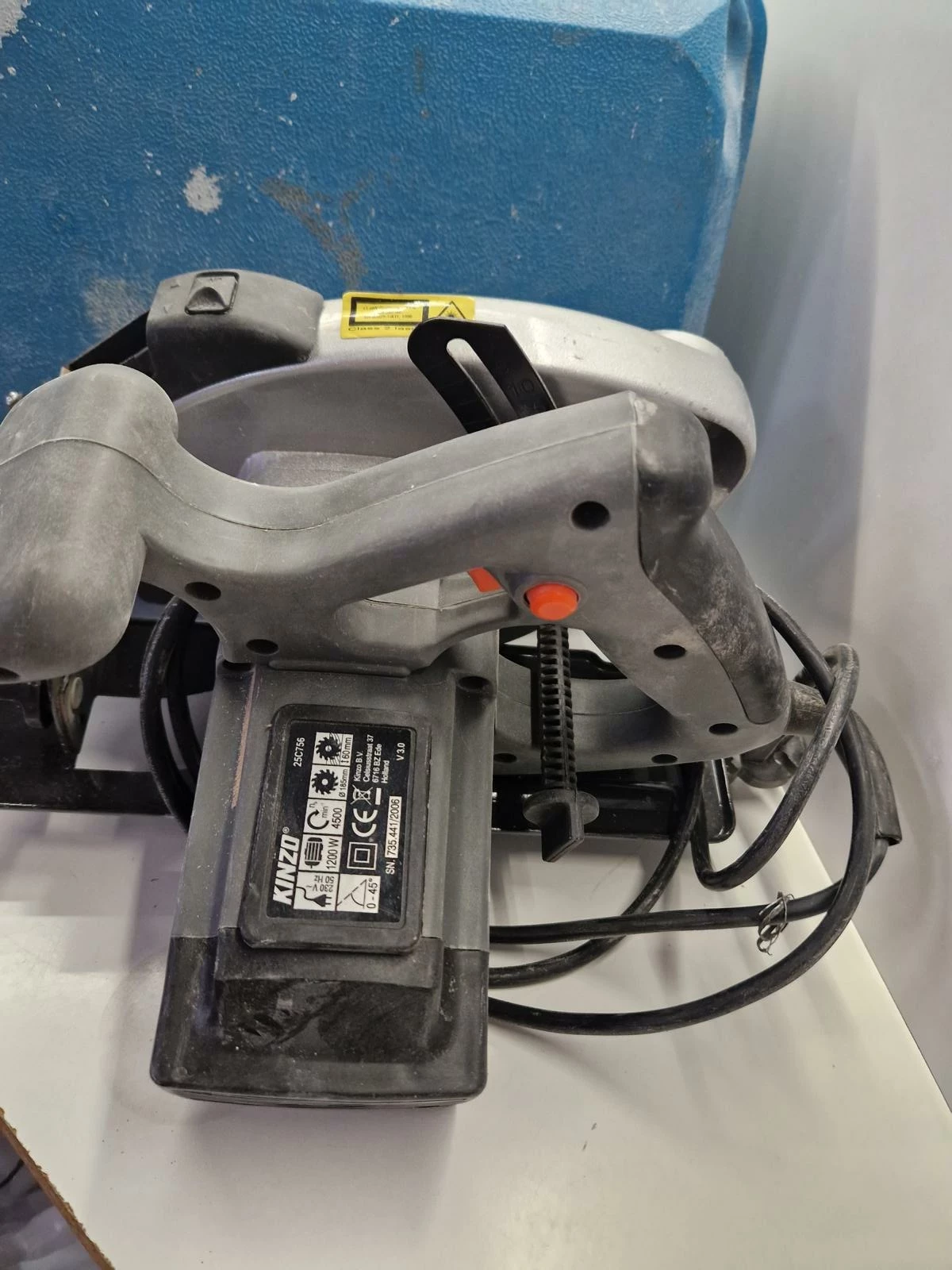 pila-tarczowa-kinzo-25c756-niebieska-walizka-ean-gtin-89955126695555