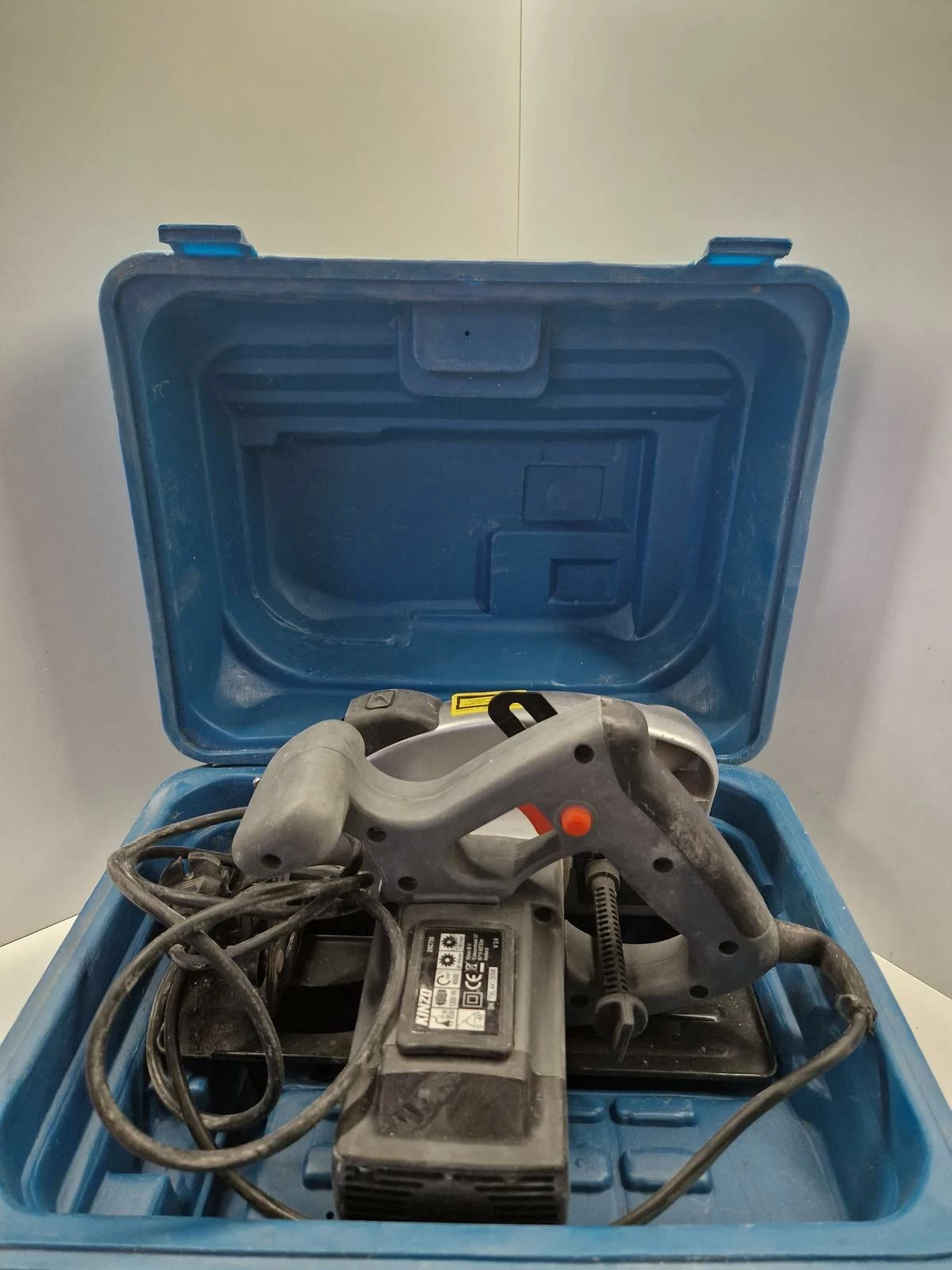 pila-tarczowa-kinzo-25c756-niebieska-walizka-stan-uzywany