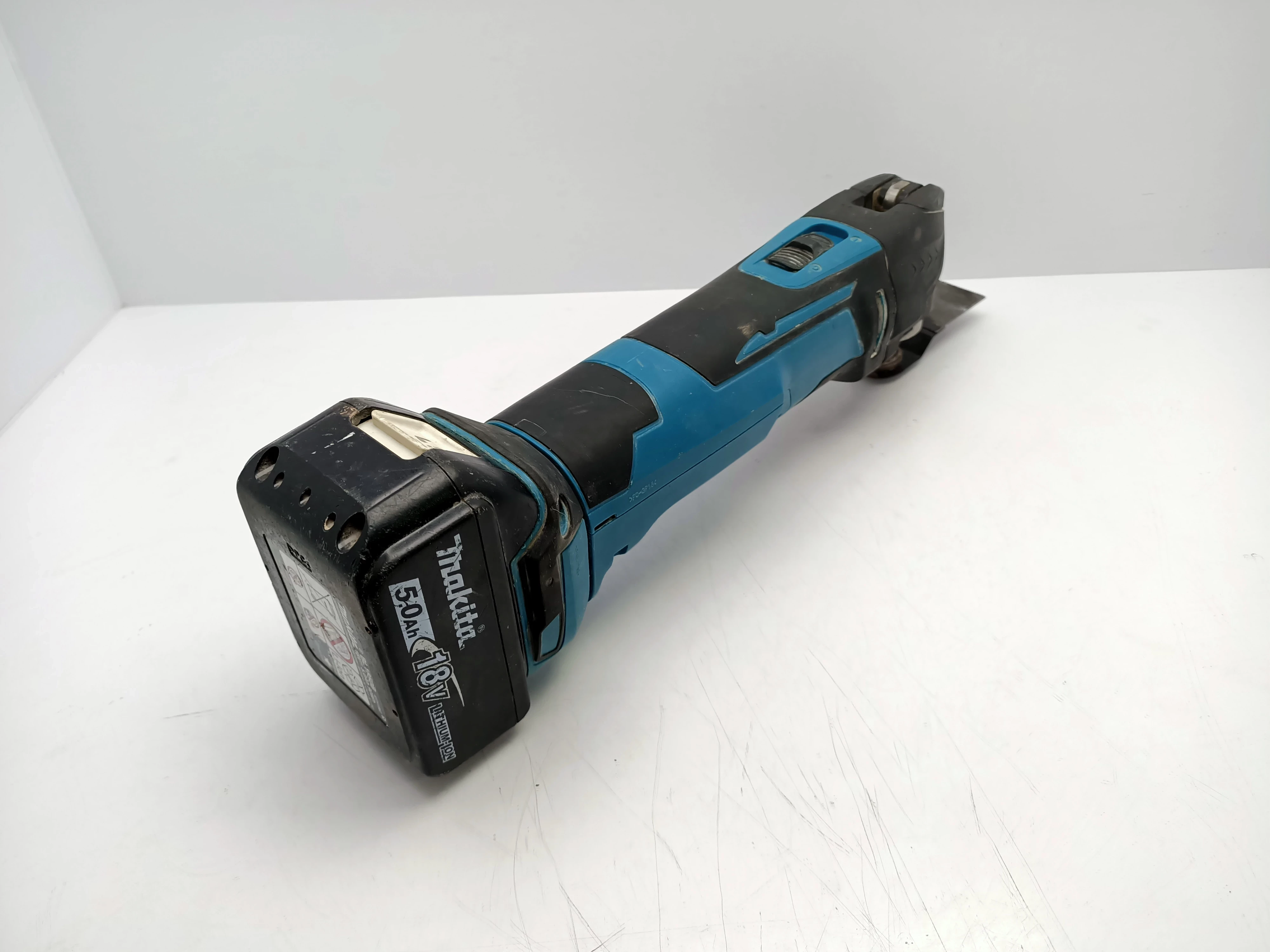 narzedzie-wielofunkcyjne-makita-dtm51-18v-li-ion-kod-producenta-dtm51rfjx1