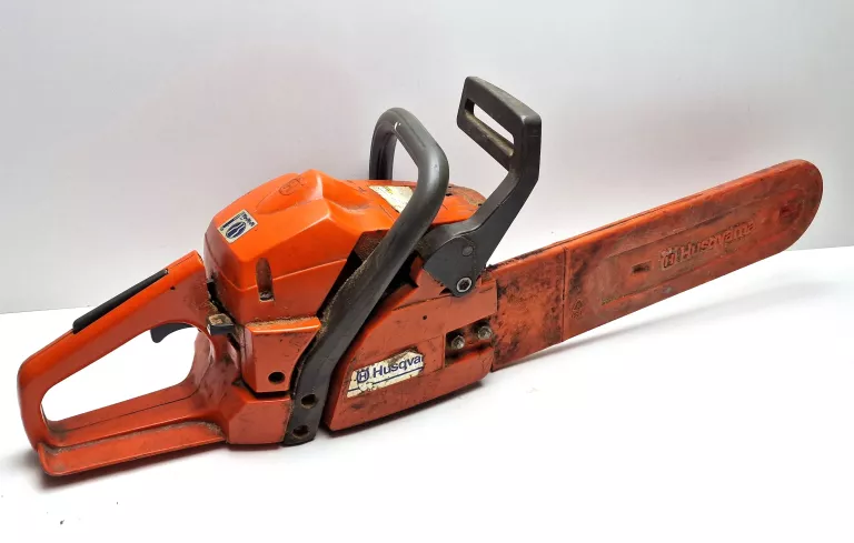 pila-husqvarna-137-zasilanie-akumulatorowe