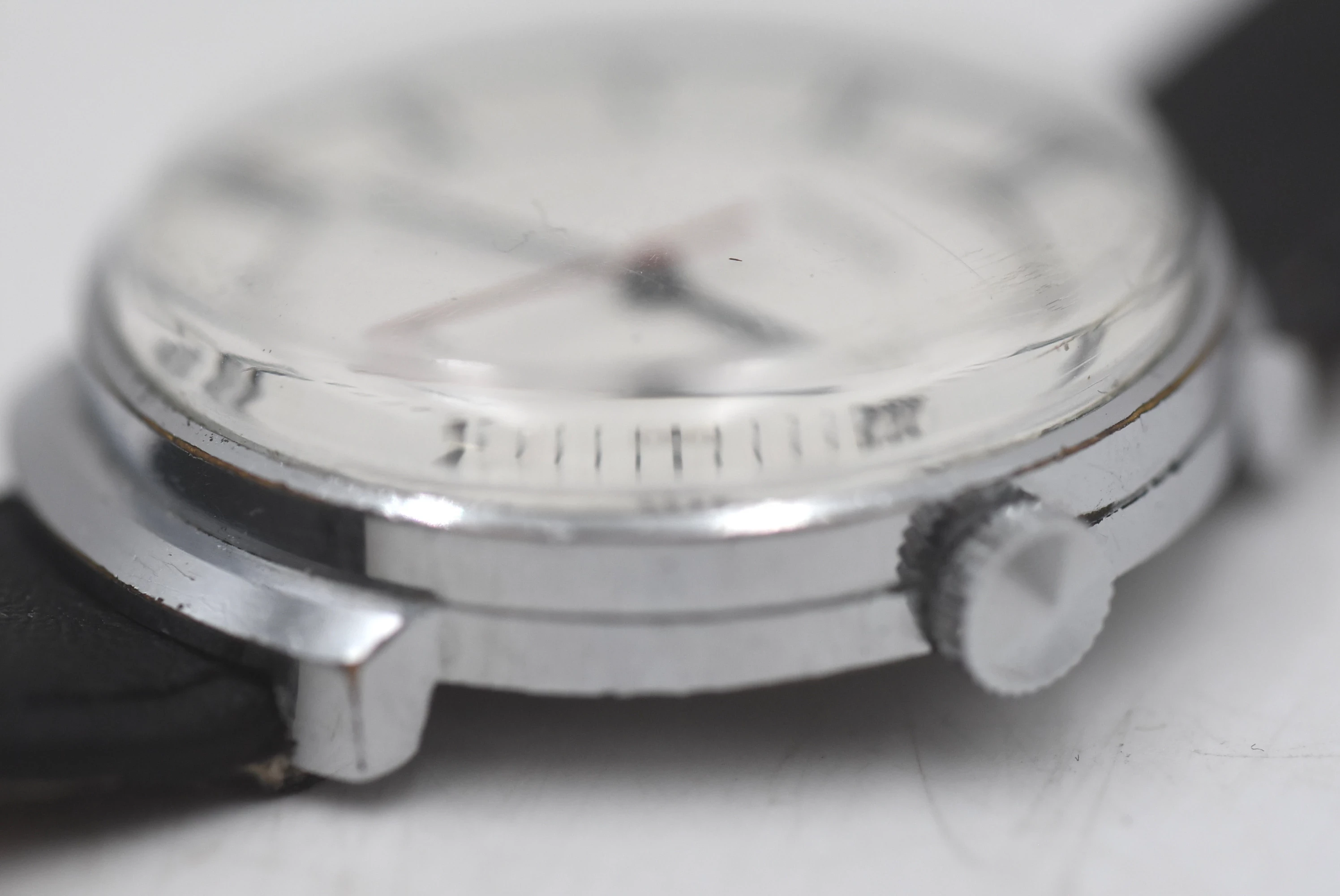 zegarek-wostok-17-jewels-ksztalt-koperty-okragla