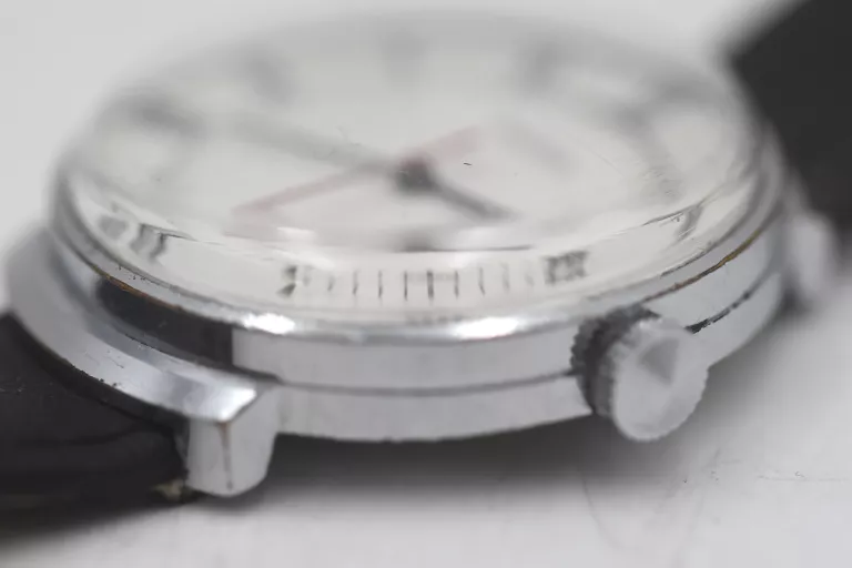 zegarek-wostok-17-jewels-ksztalt-koperty-okragla