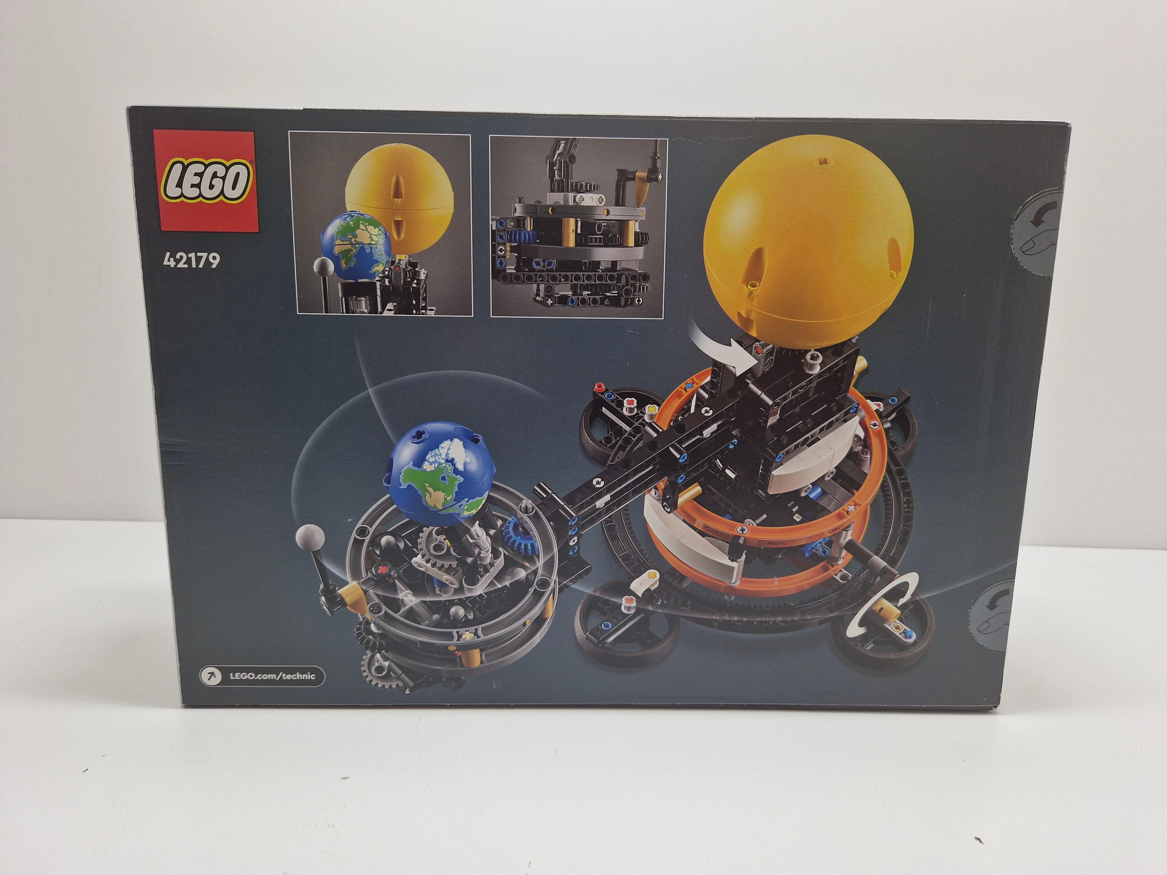 lego-technic-planeta-ziemia-i-ksiezyc-na-orbicie-42179-wiek-dziecka-10-lat