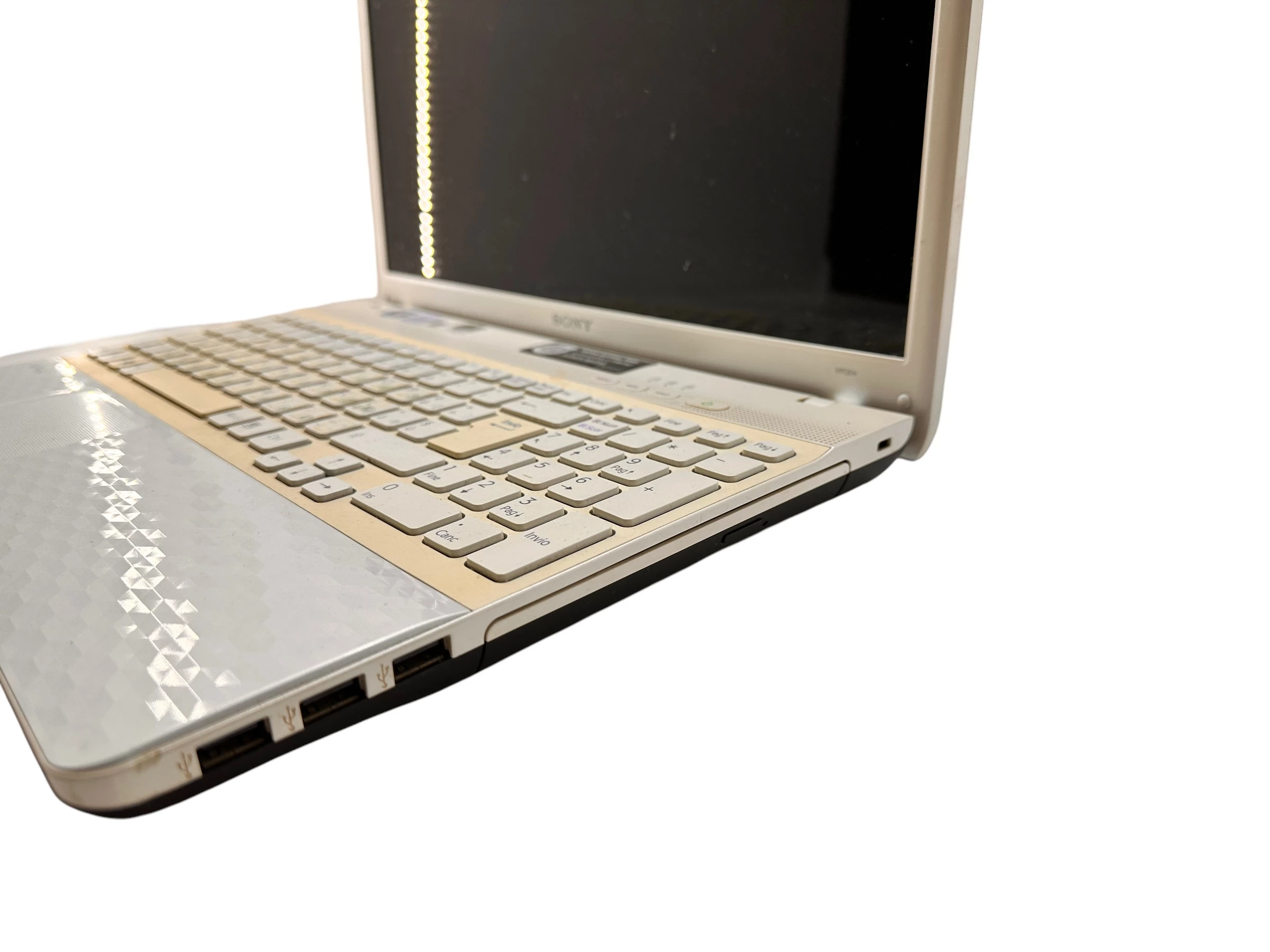 laptop-sony-vaio-bialy-ladowarka-przekatna-ekranu-1560