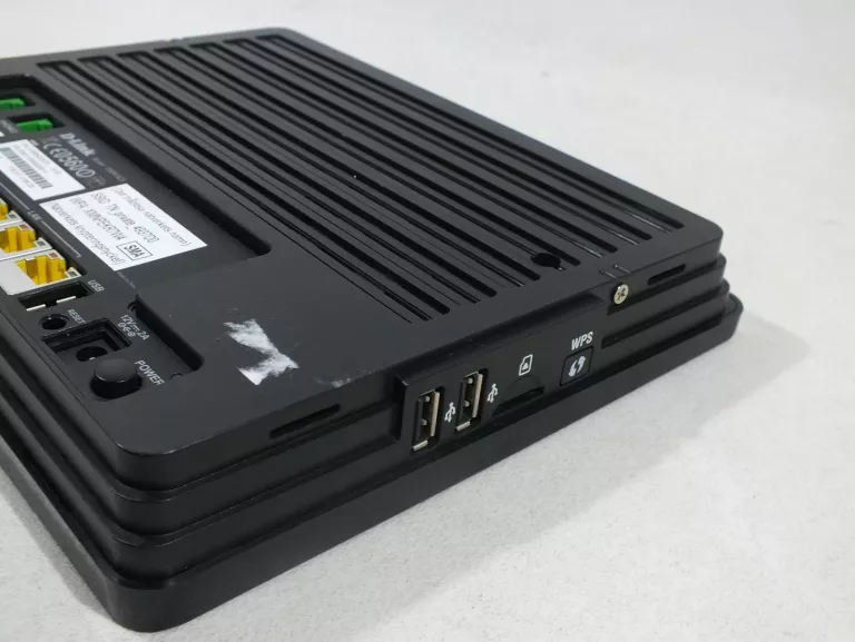 router-dlink-dwr923-okbl-liczba-portow-lan-rj-45-4