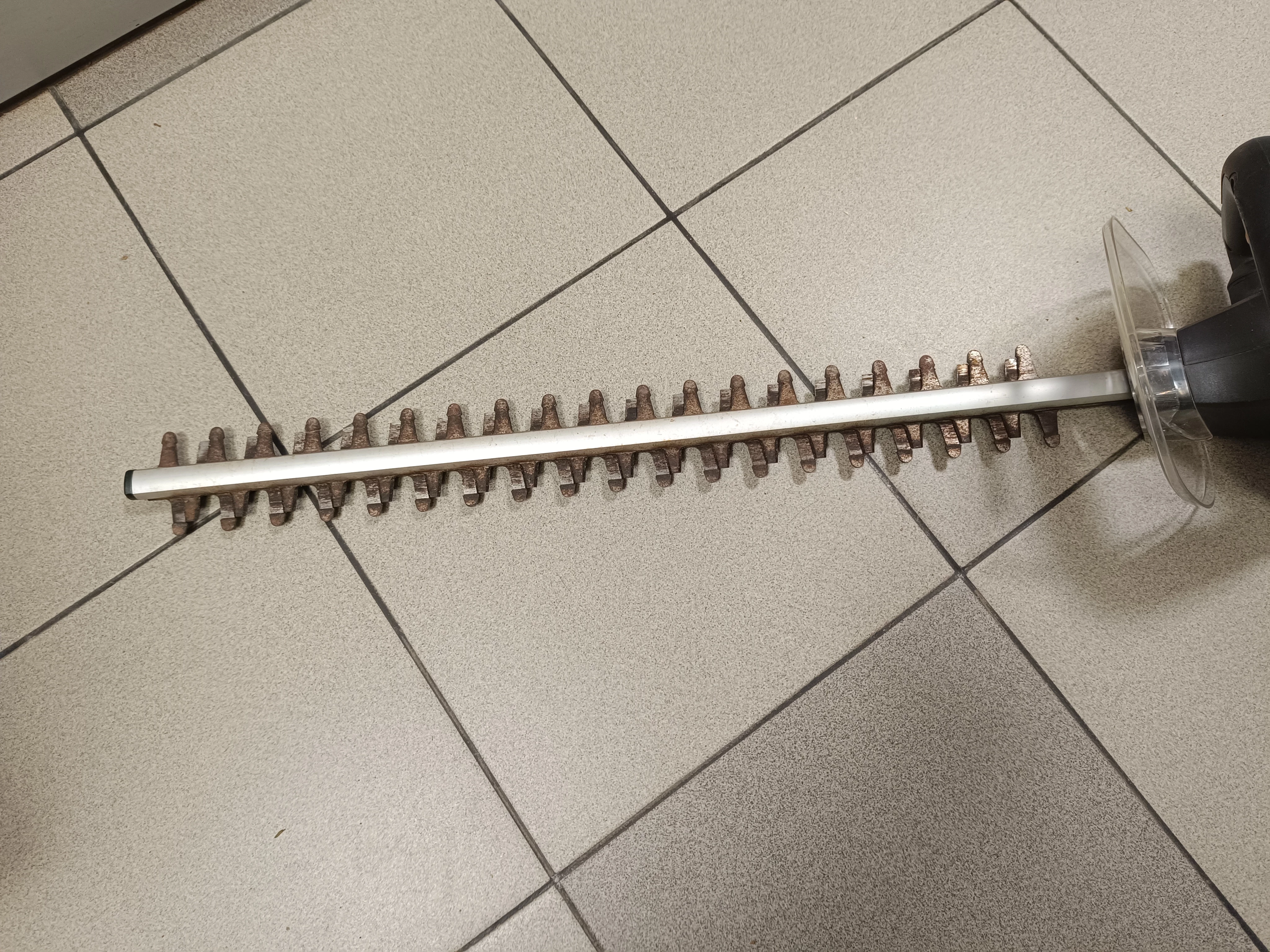 nozyce-elektryczne-stiga-sht-600-zasilanie-elektryczne-sieciowe