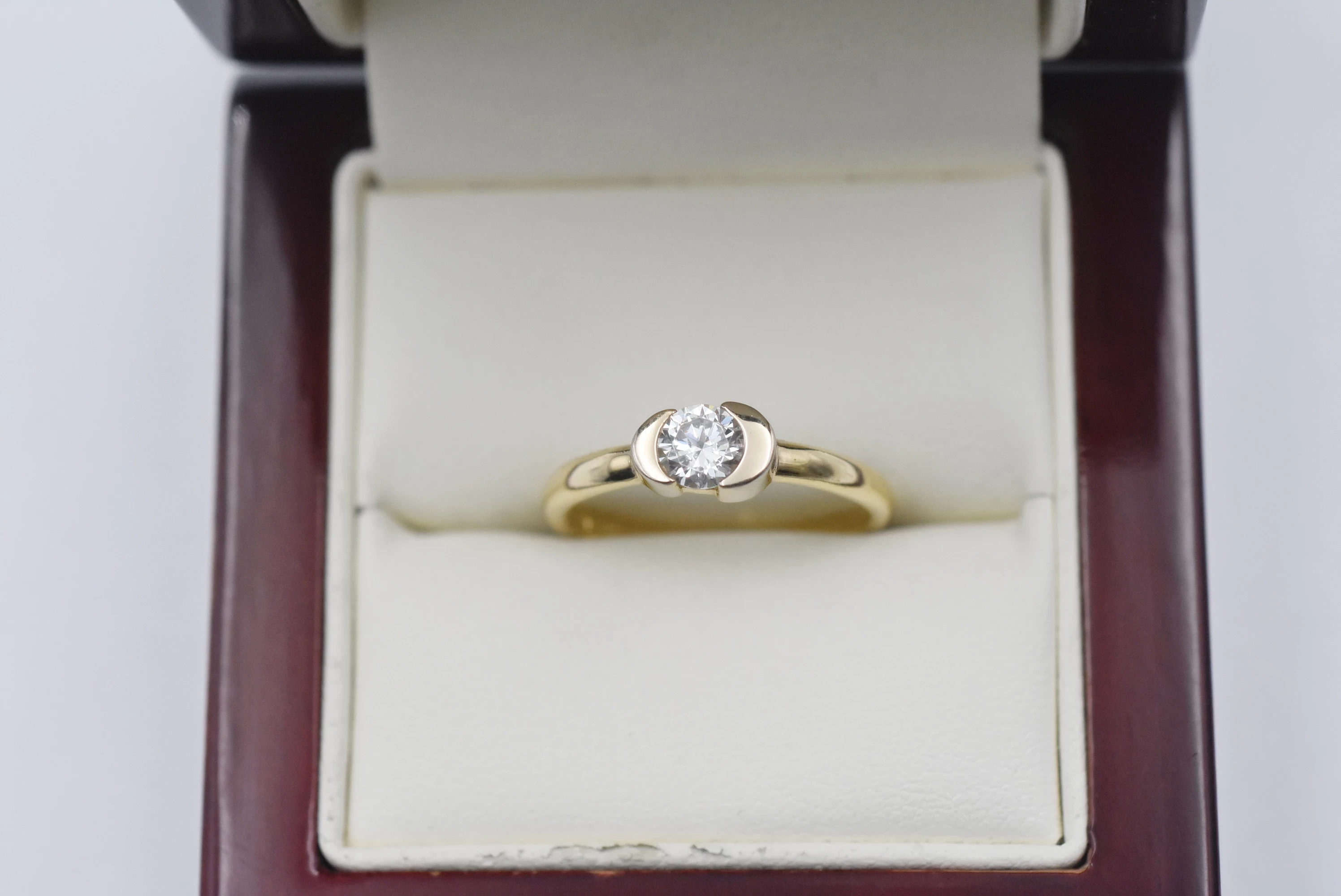 zloty-pierscionek-z-cyrkonia-585-247g-r18-rodzaj-2205-2