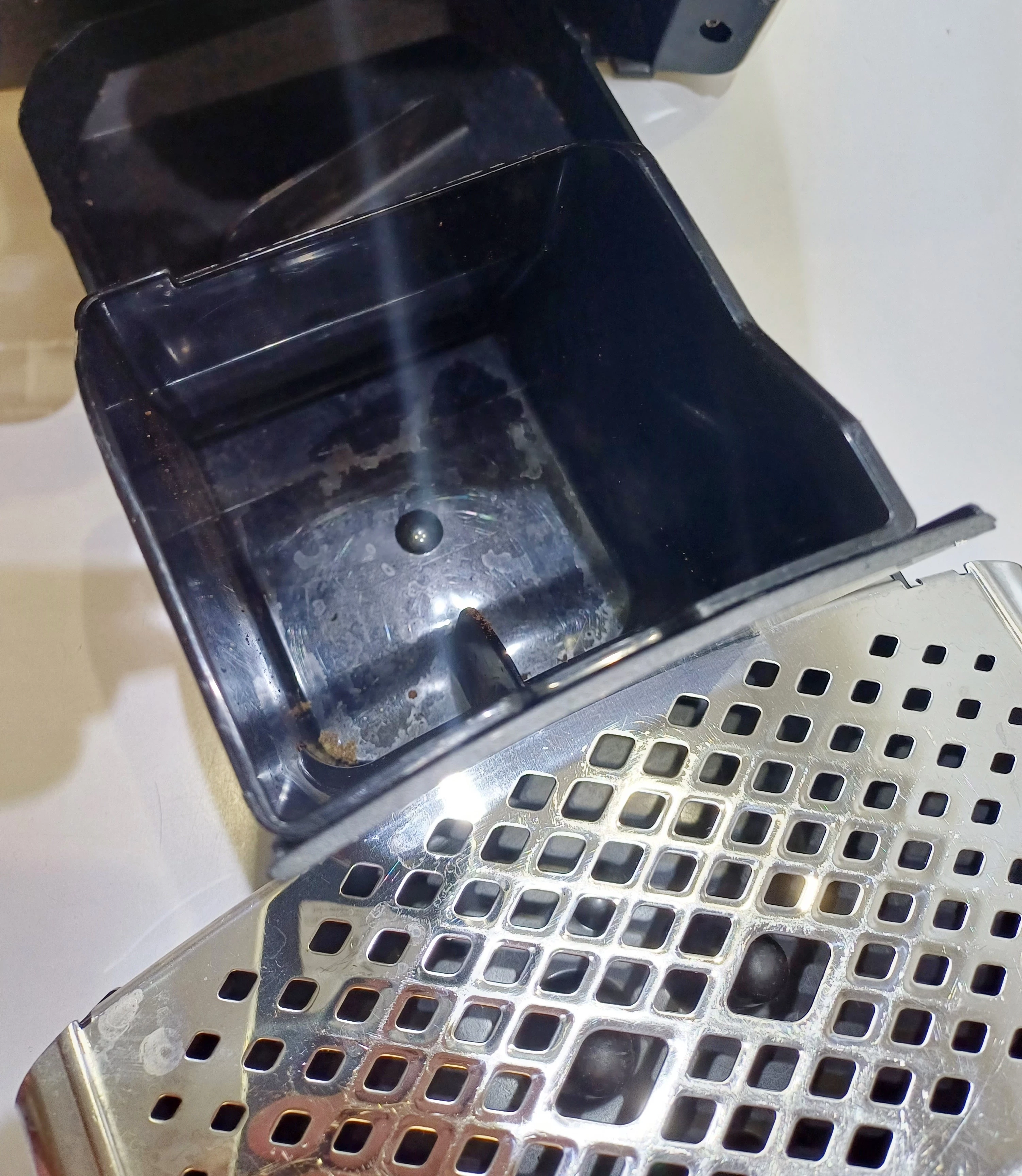 ekspres-cisnieniowy-philips-ep432150-lattego-series-4300-kolor-dominujacy-czarny