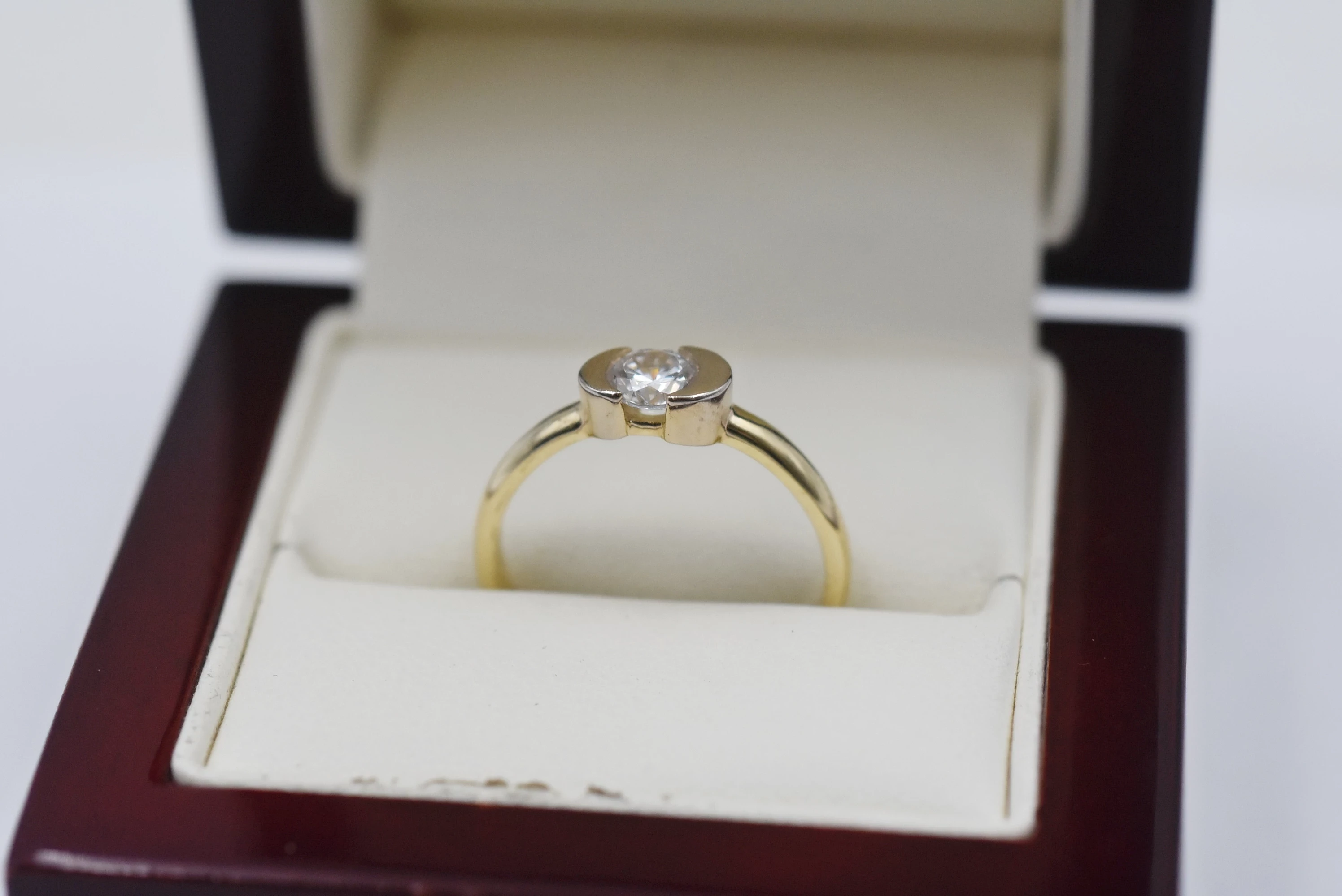 zloty-pierscionek-z-cyrkonia-585-247g-r18-rozmiarsrednica-wew-mm-372-18