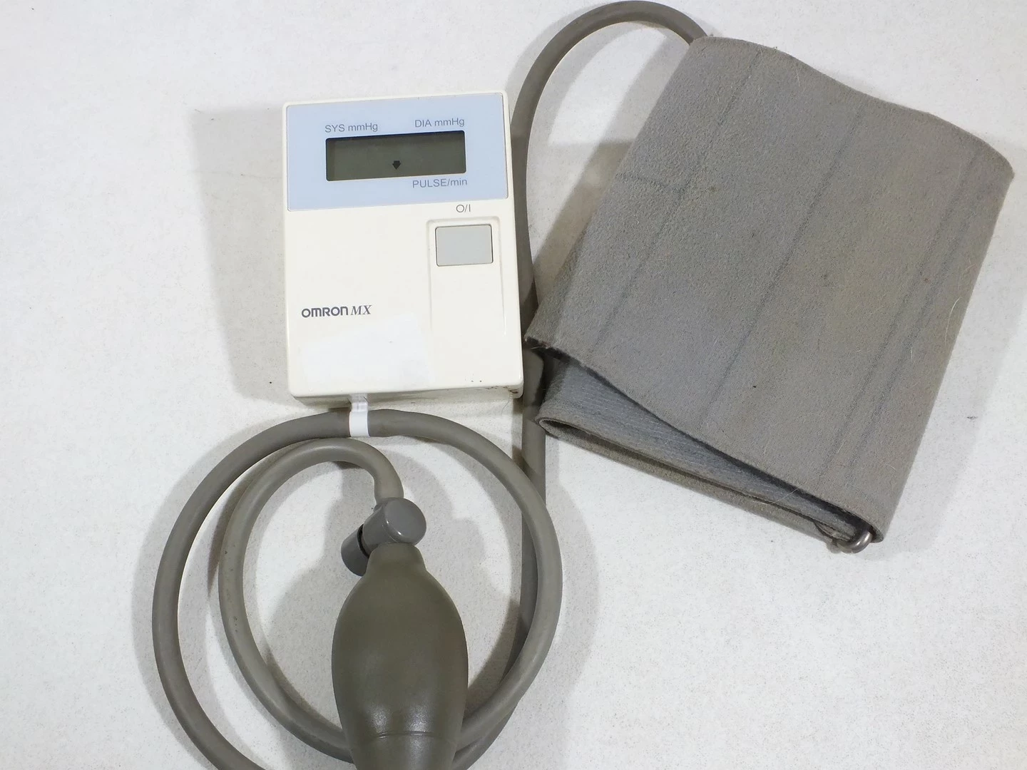cisnieniomierz-omron-mx-pokrowiec-220906009-stan-uzywany