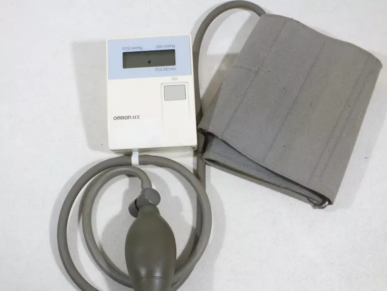 cisnieniomierz-omron-mx-pokrowiec-220906009-stan-uzywany