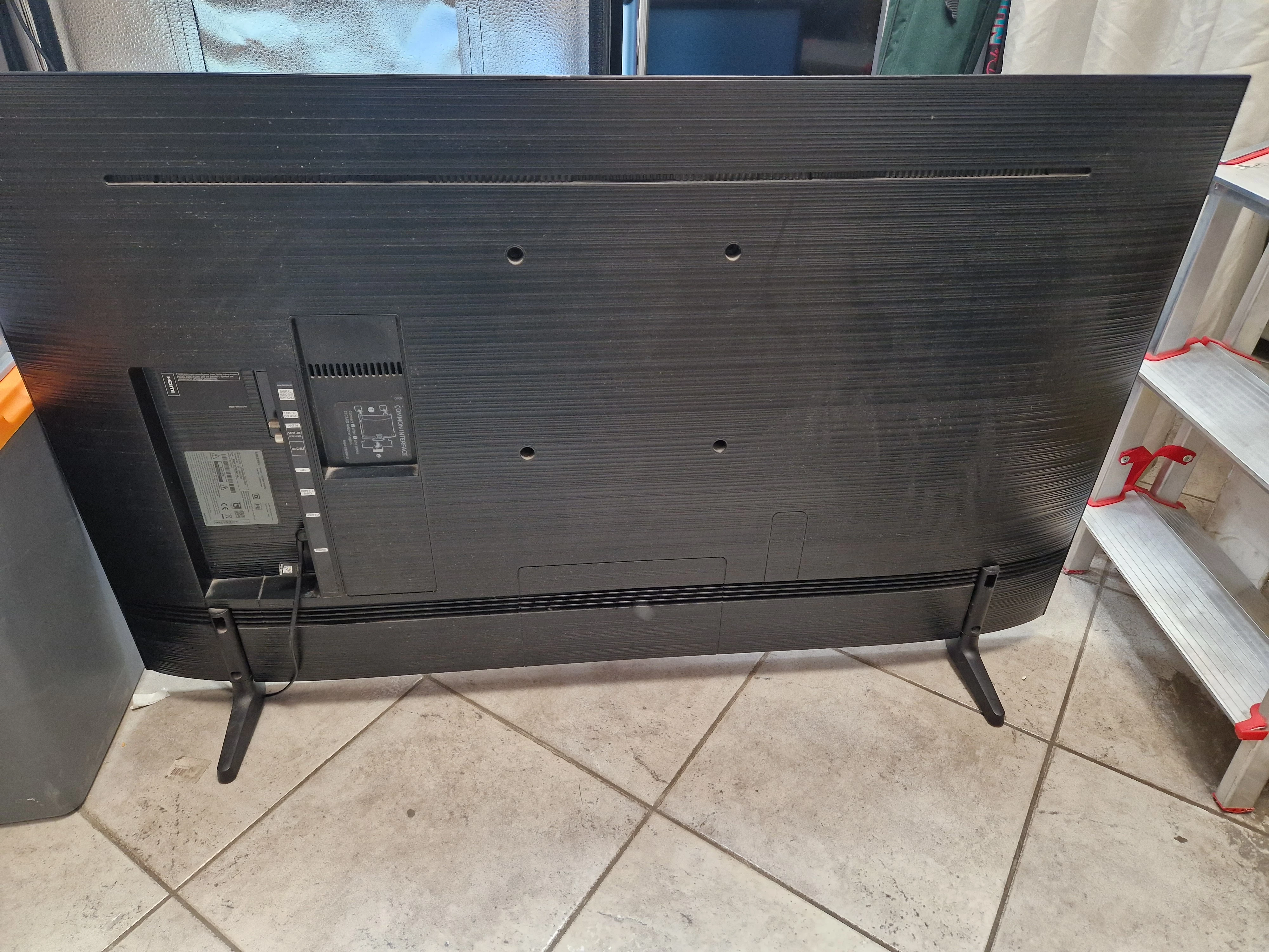 tv-samsung-ue50nu7092-karton-typ-telewizora-led