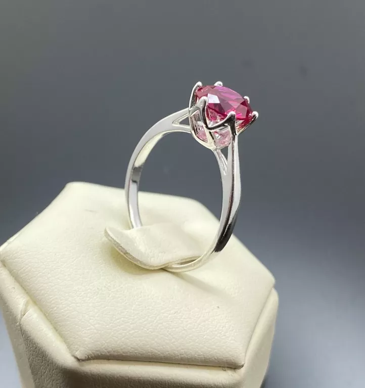 srebrny-pierscionek-z-czerwonym-kamieniem-ag925-r18-254-material-srebro