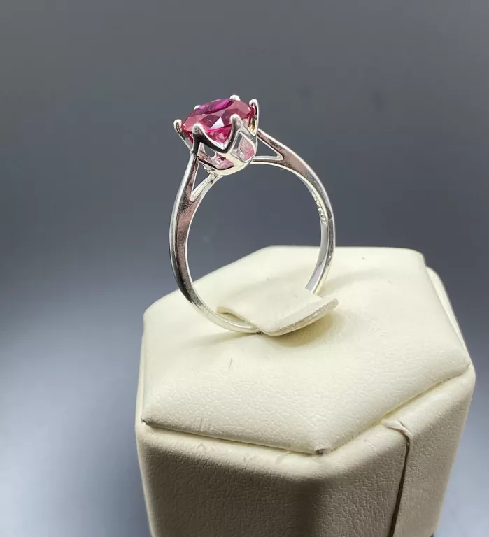 srebrny-pierscionek-z-czerwonym-kamieniem-ag925-r18-254-rodzaj-wyrob-jubilerski