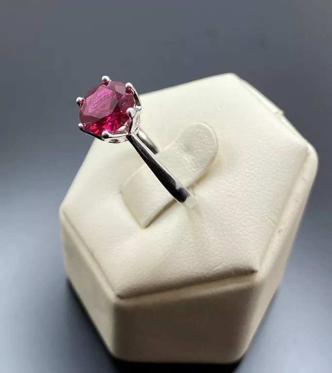 srebrny-pierscionek-z-czerwonym-kamieniem-ag925-r18-254-marka-bez-marki