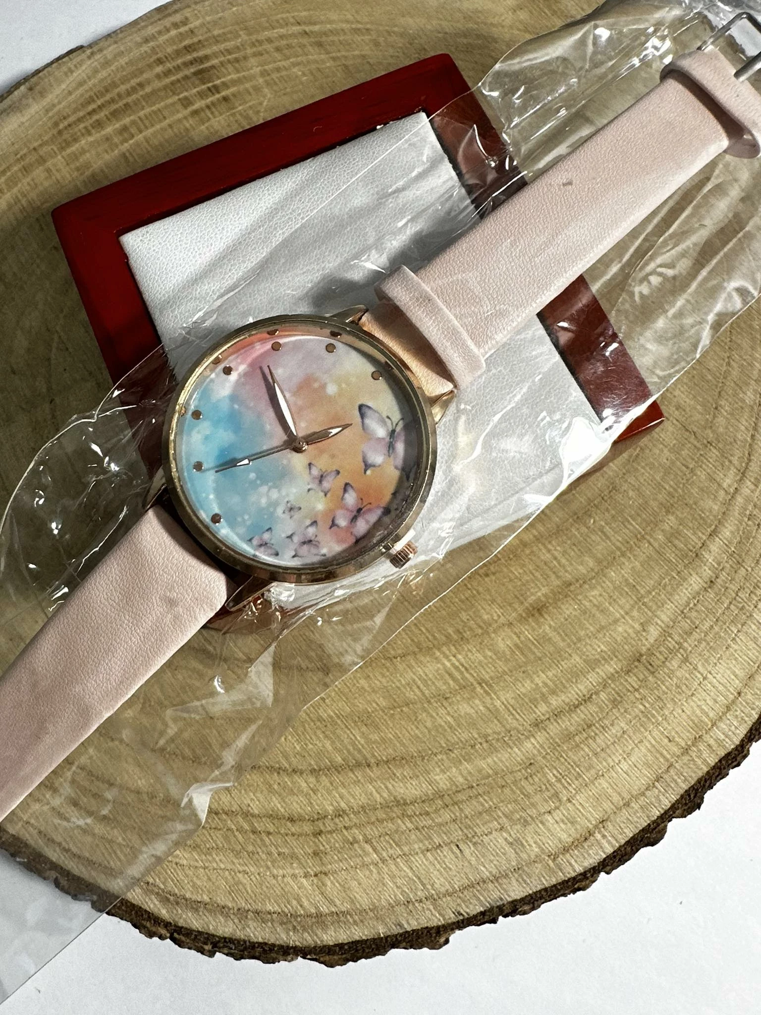 zegarek-motylki-rozowy-pasek-rodzaj-analogowe