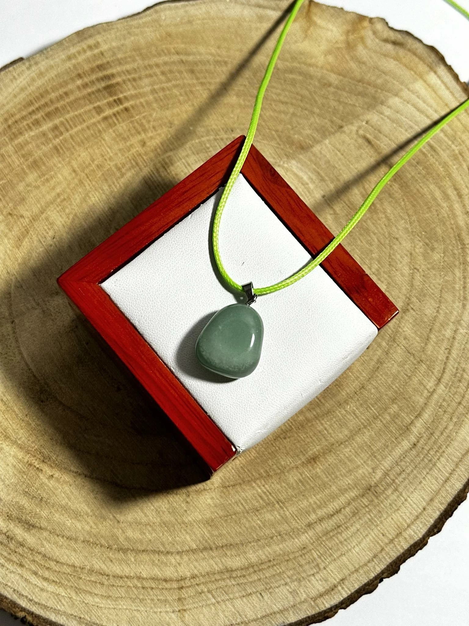 lancuszek-kolorowy-z-zawieszka-kamien-kamien-inny-kamien