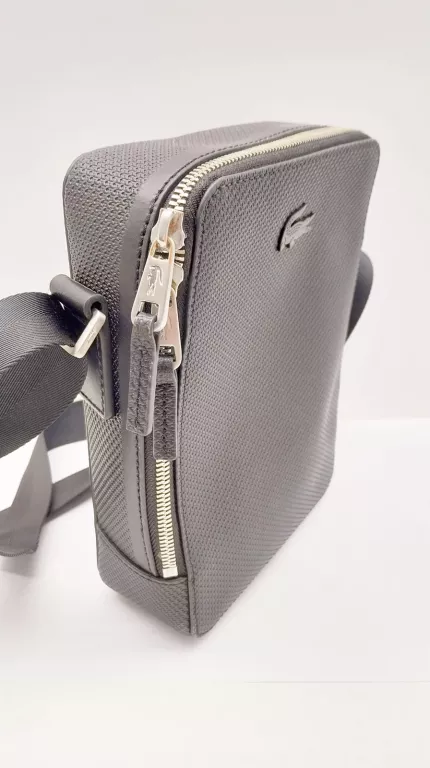 saszetka-meska-lacoste-czarna-na-ramie-kod-producenta-s223500