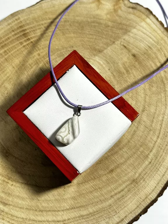 ŁAŃCUSZEK KOLOROWY Z ZAWIESZKĄ KAMIEŃ