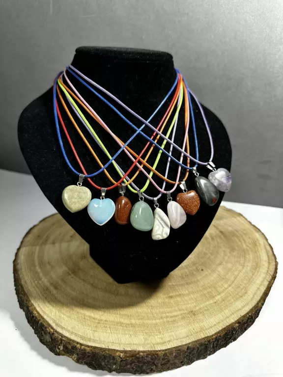 lancuszek-kolorowy-z-zawieszka-kamien-product-id