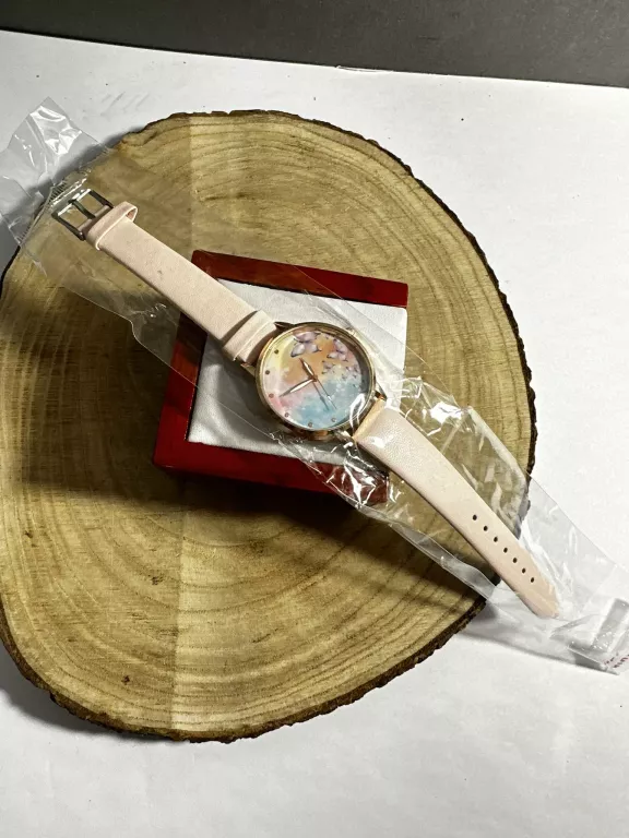 zegarek-motylki-rozowy-pasek-ksztalt-koperty-okragla