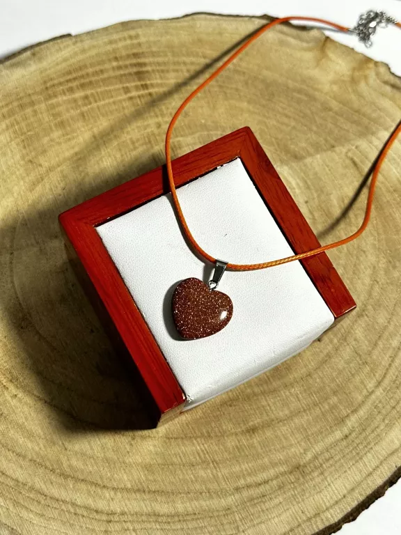 lancuszek-kolorowy-z-zawieszka-kamien-kolor-dominujacy-wielokolorowy