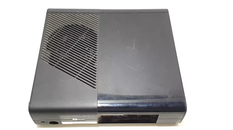 KONSOLA XBOX 360 E CONSOLE +PAD PODŁAMANY+MINECRAFT+HARRY POTTER KSIĄŻĘ
