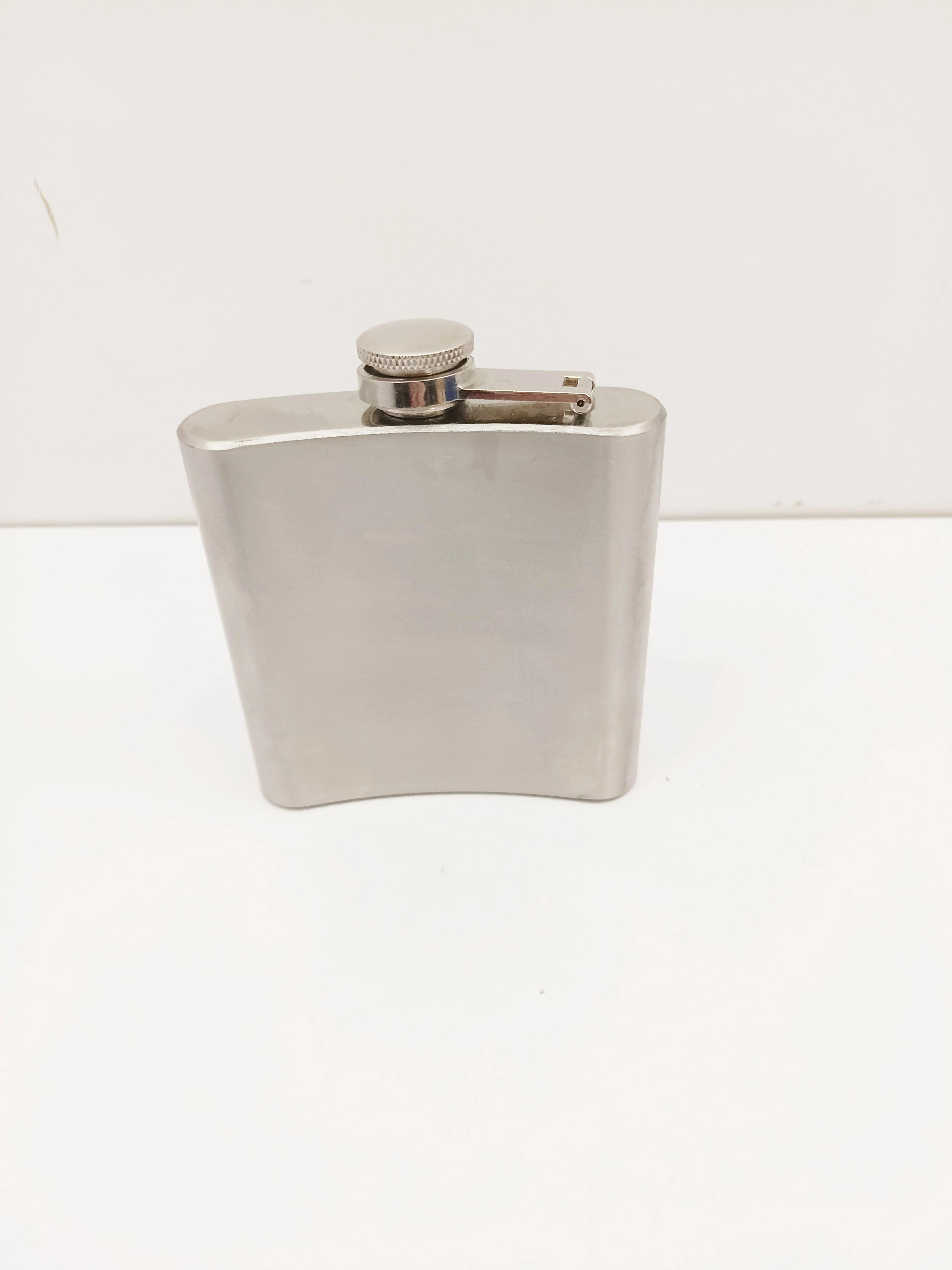 piersiowka-metalowa-6oz-pojemnosc-17700