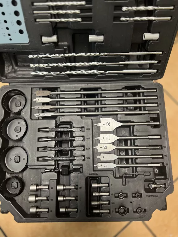 zestaw-wiertel-bitow-dlut-otwornic-falon-tech-ft390300-300-elementow-typ-mocowania-walcowy