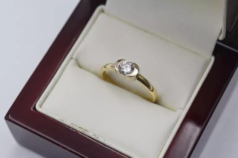 zloty-pierscionek-z-cyrkonia-585-247g-r18-stan-11323-2