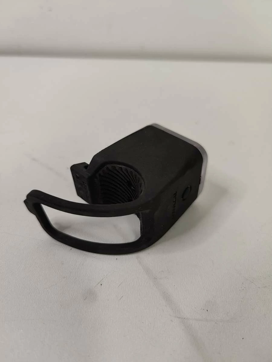 lampka-rowerowa-przod-btwin-kod-producenta-btwin