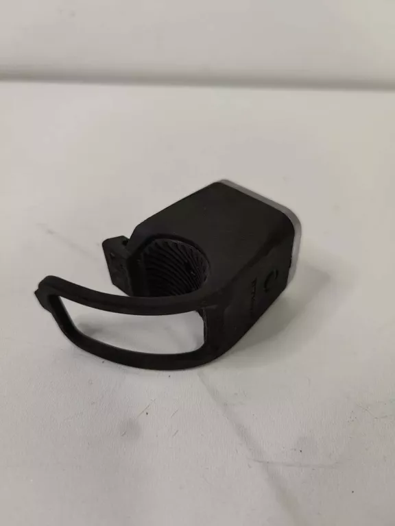 lampka-rowerowa-przod-btwin-kod-producenta-btwin