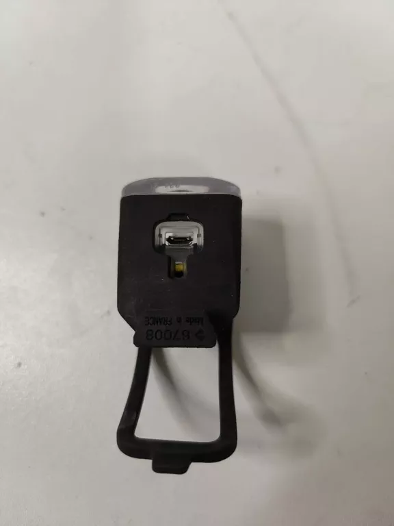 lampka-rowerowa-przod-btwin-model-btwin