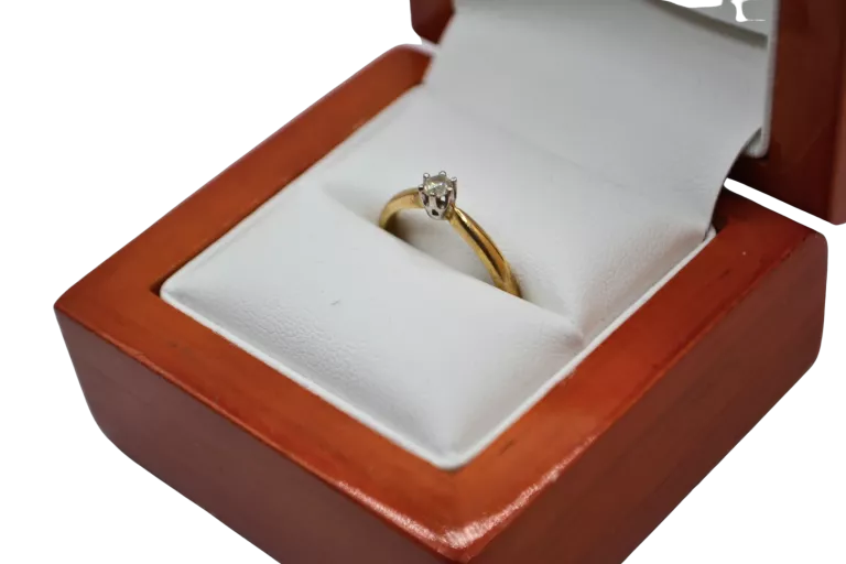 zloty-pierscionek-z-diamentem-certyfikat-glowackiego-31-brzesko