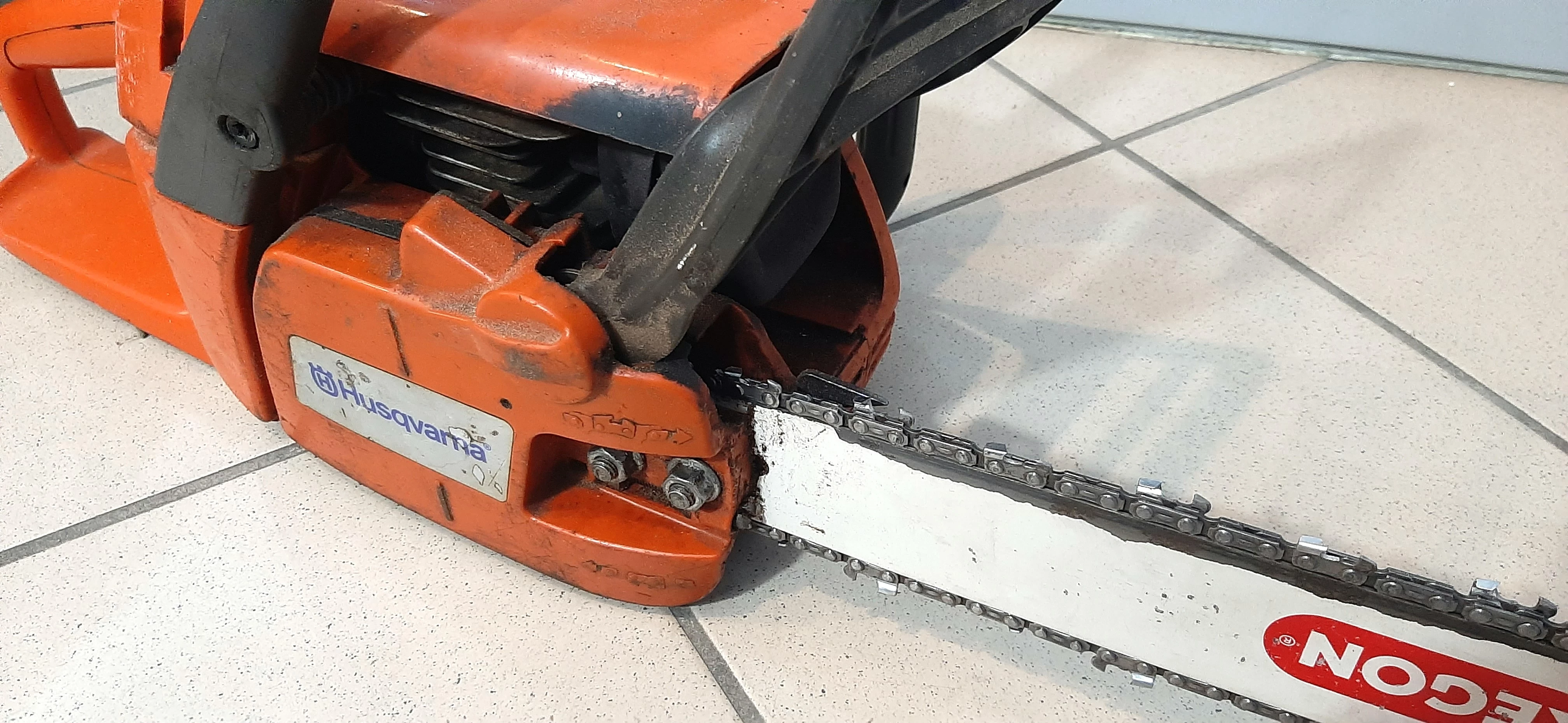 pila-spalinowa-husqvarna-240-product-id-0019a964-aab2-4246-9bf9-3d6a4e63fb88