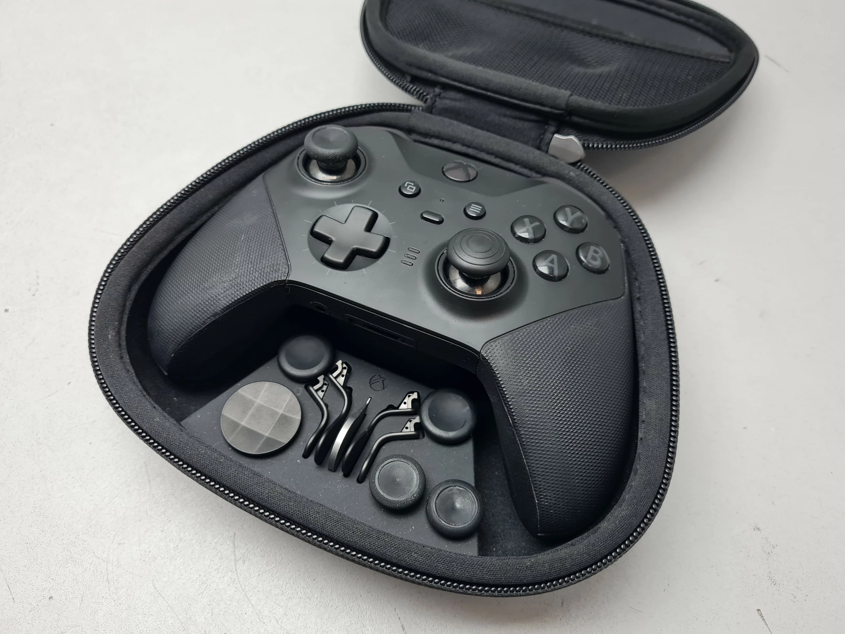 pad-xbox-elite-series-2-waga-produktu-z-opakowaniem-jednostkowym-0425