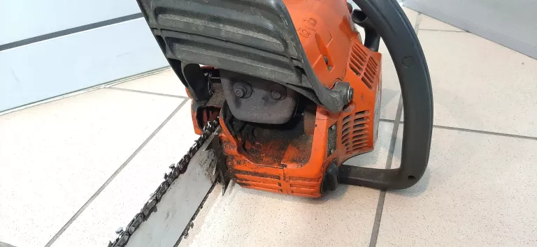 pila-spalinowa-husqvarna-240-marka-husqvarna