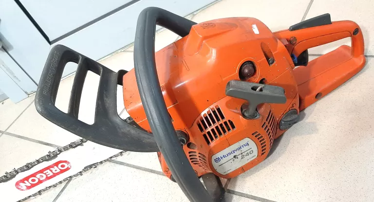 pila-spalinowa-husqvarna-240-stan-uzywany