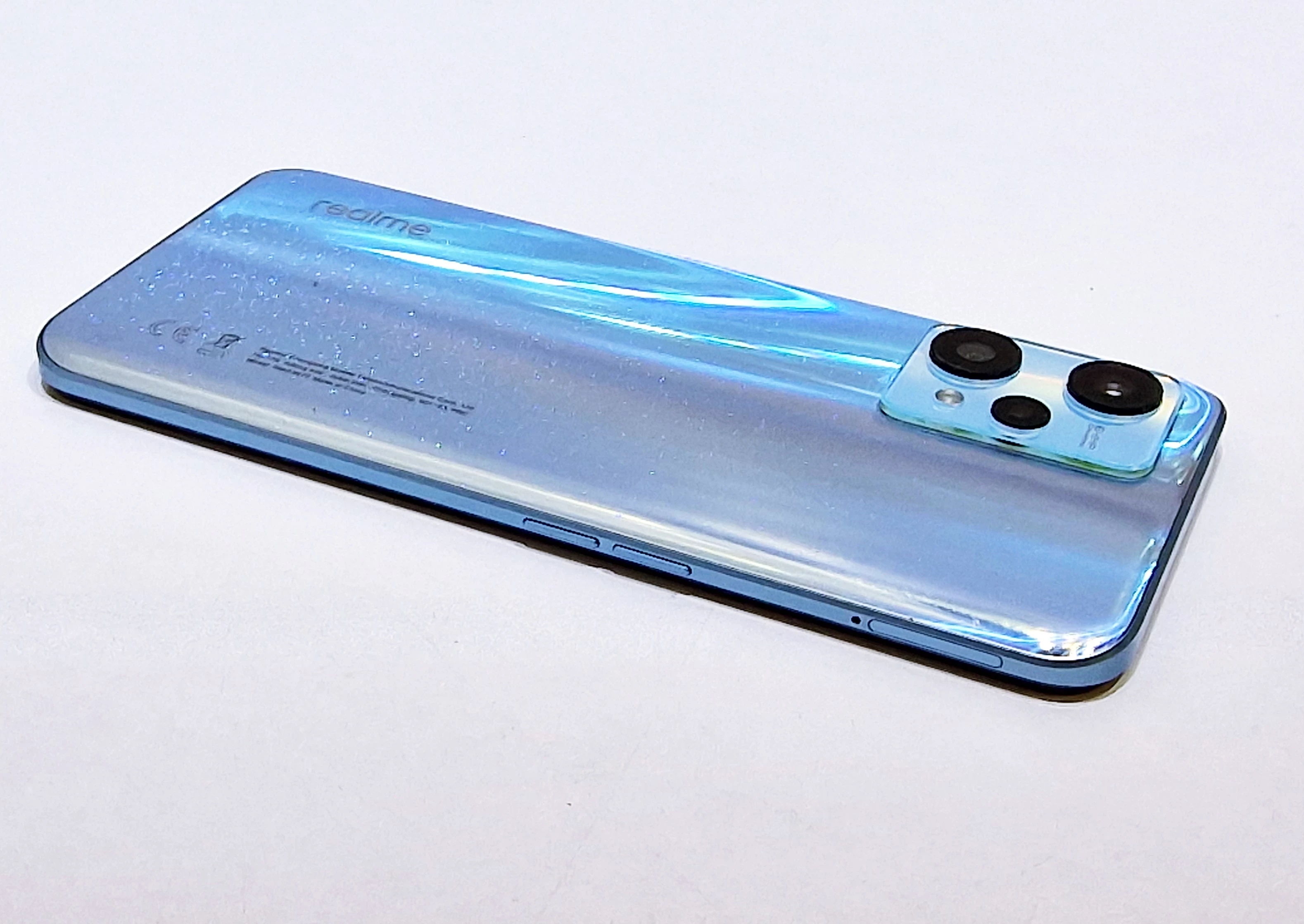 telefon-realme-9-pro-5g-6128gb-niebieski-pamiec-ram-6-gb