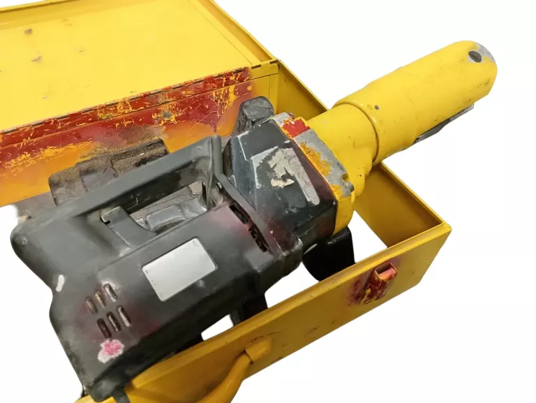 ELEKTRYCZNA ZACISKARKA DO RUR REMS 57210