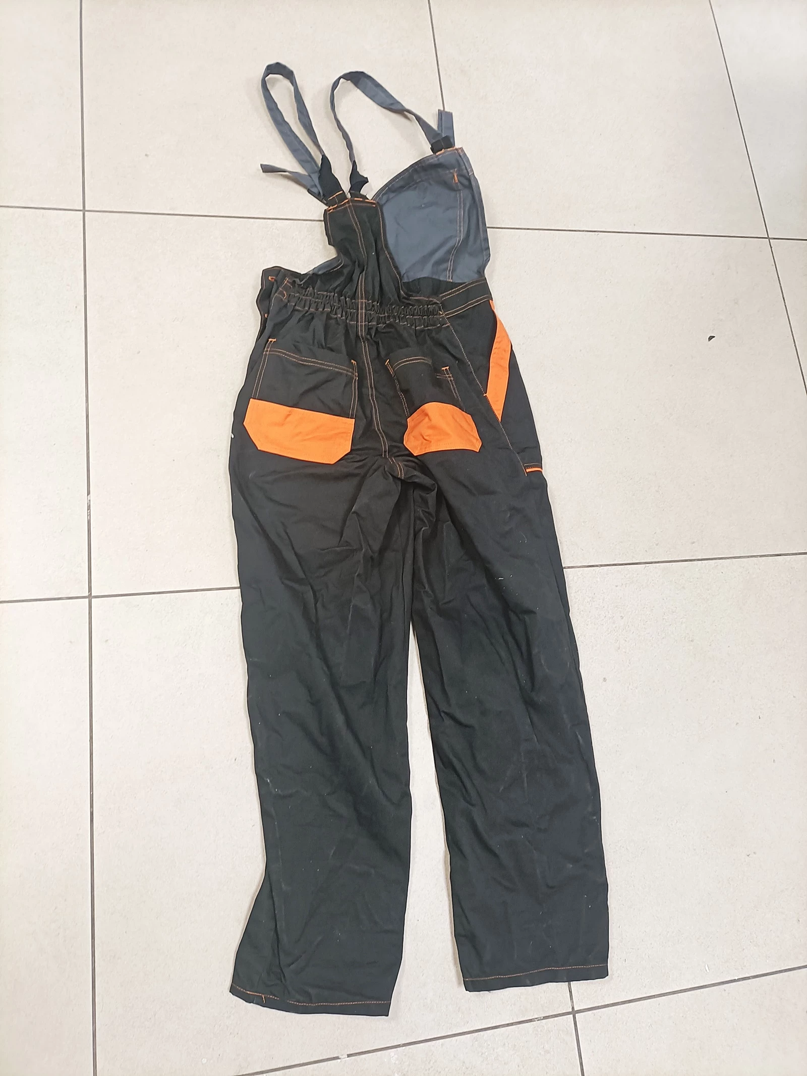 wytrzymale-spodnie-robocze-meskie-ogrodniczki-moto-leg-model-impnt100