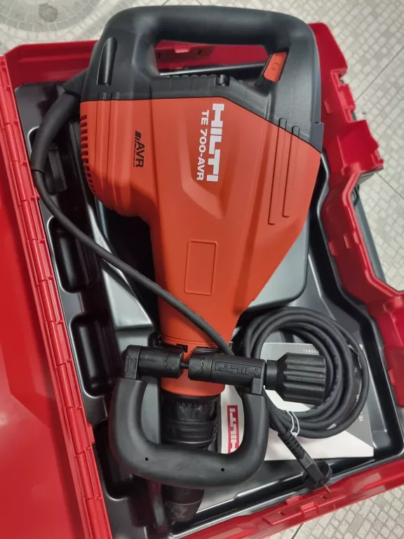 MŁOT KUJĄCY WYBURZENIOWY HILTI TE 700-AVR 11,5J 1300W SDS MAX