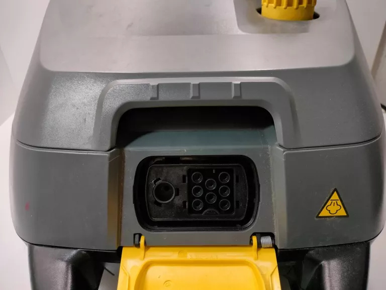 KARCHER PAROWNICA MOP PAROWY SG 4/4 PROFESJONALNA DO DEZYNFEKCJI MAX 145 °